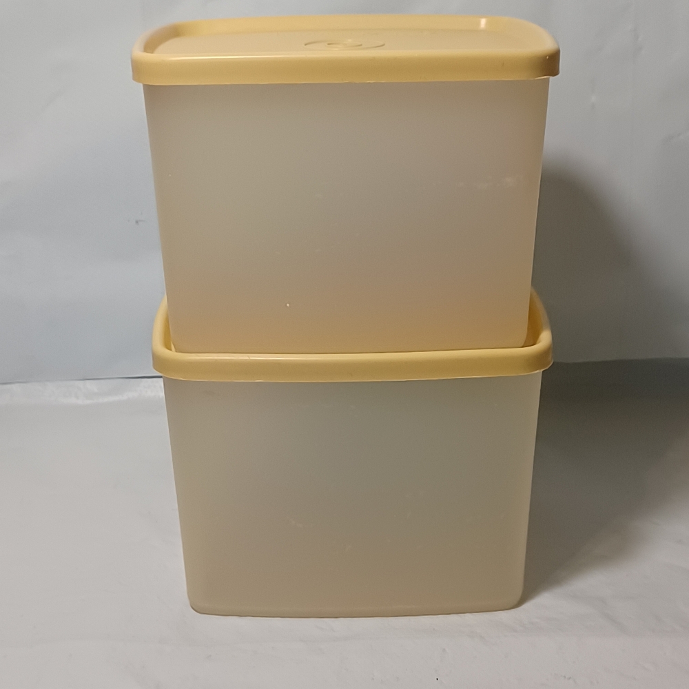 Vintage Tupperware Square Round Containers Set Of 2 With Lids #312 Tan Seals